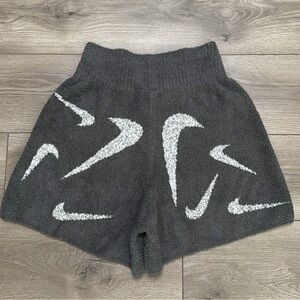 Nike Phoenix Shorts Women’s M